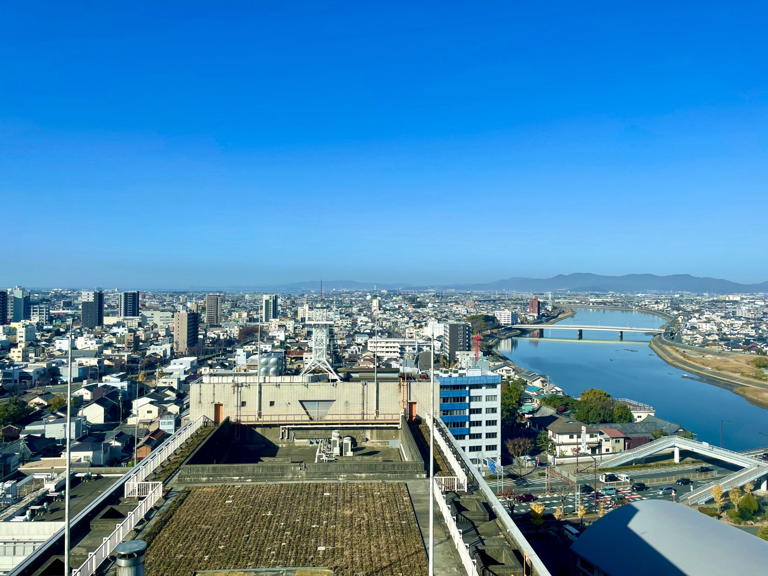 豊橋市役所から望む市街地